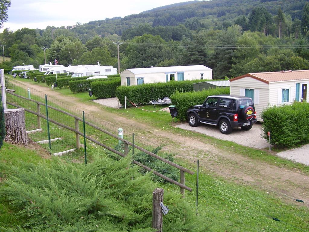 Camping " Le Grun De Chignore" Vollore-Ville Екстериор снимка